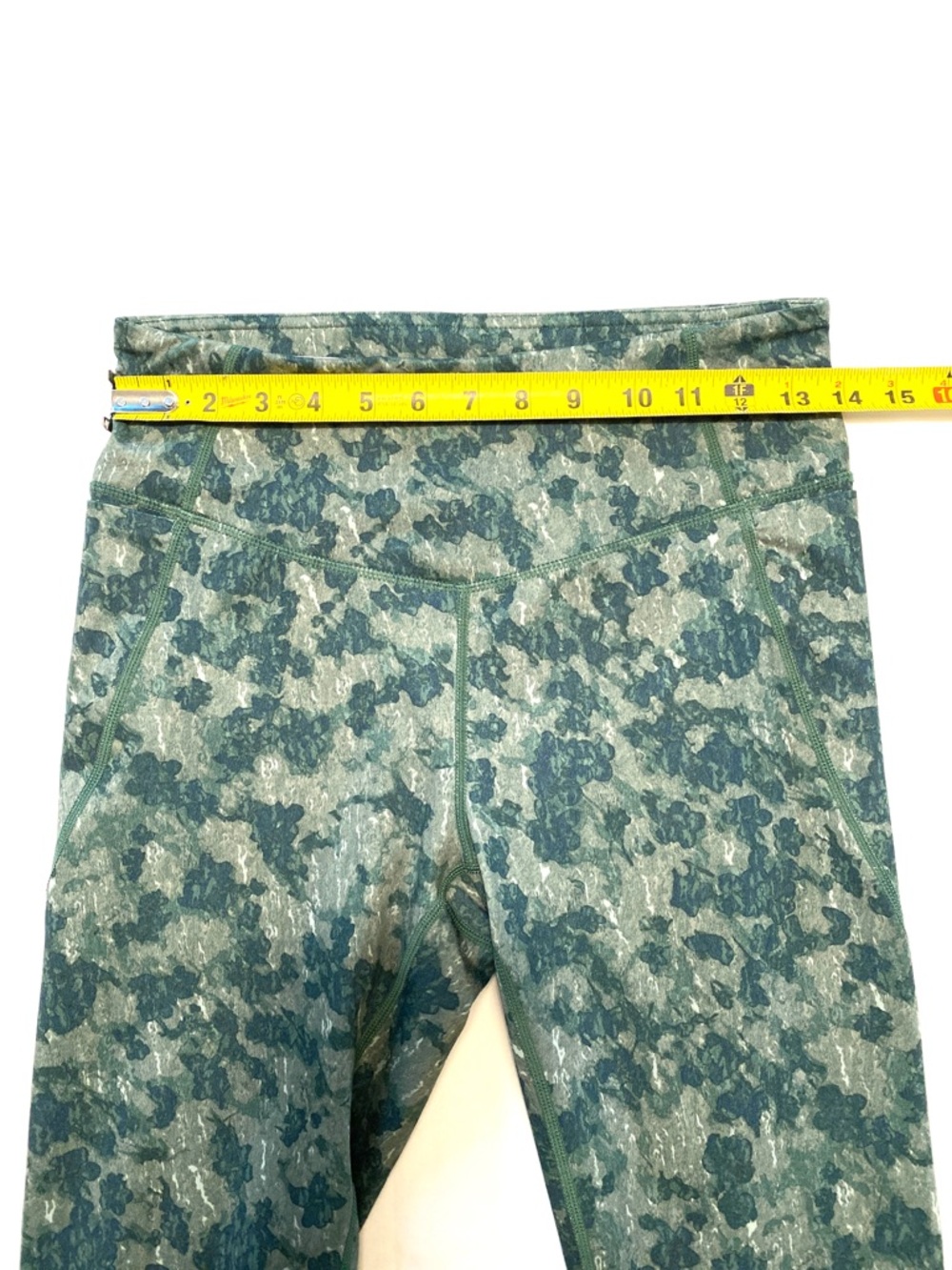 Zella High Rise Leggings Women’s M Green Navy Print Workout Yoga - Picture 11 of 14